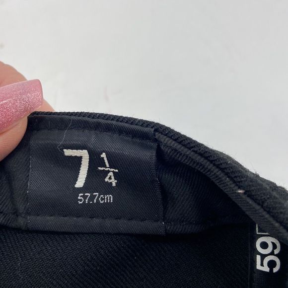 TC Red and black 100% wool men's cap size 7 1/4 - Picture 7 of 8